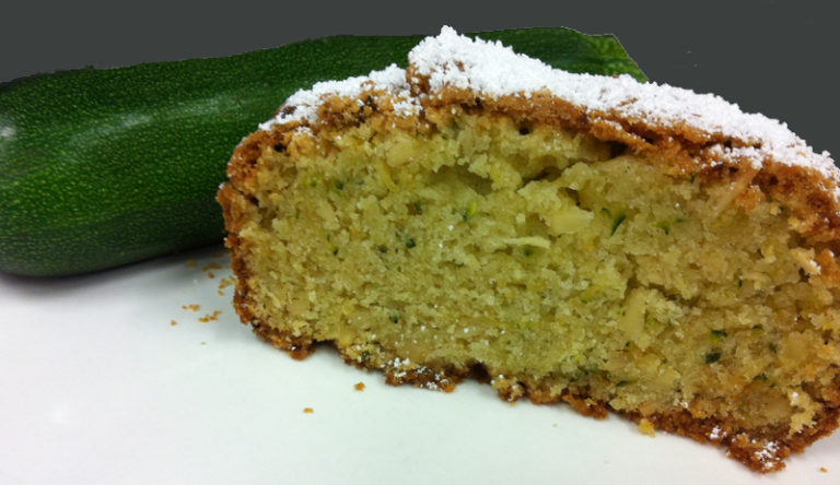 Omas leckerer Zucchinikuchen